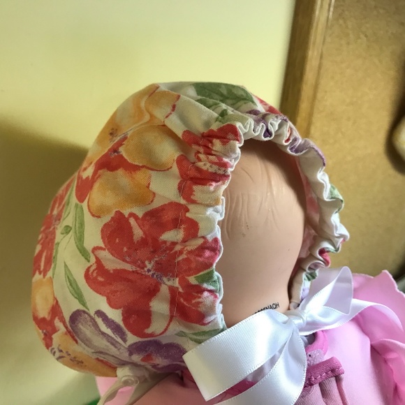 Summer Bonnet, White & Floral Print with Peek-a-boo back - Picture 5 of 8
